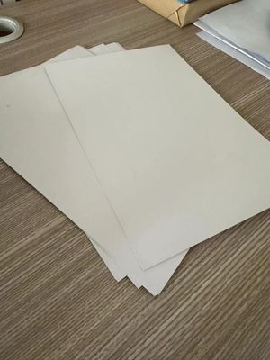 塗装された 250-350gm C2S/印刷および梱包のための高散装アートカード