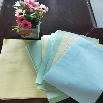3 層 の カーボン レス 紙 NCR 大量 の 商用 事務所 の 必要 に ぴったり な 解決策