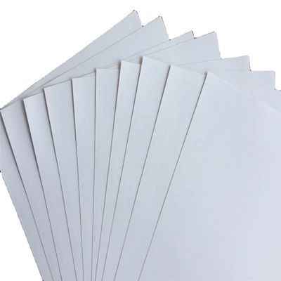 オフセット印刷 コンパティブル C2s 80gsm-250gsm アート紙 塗装用用 レイムパッケージ