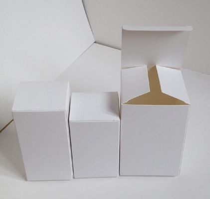 環境に優しい包装用 白色の折りたたみ紙